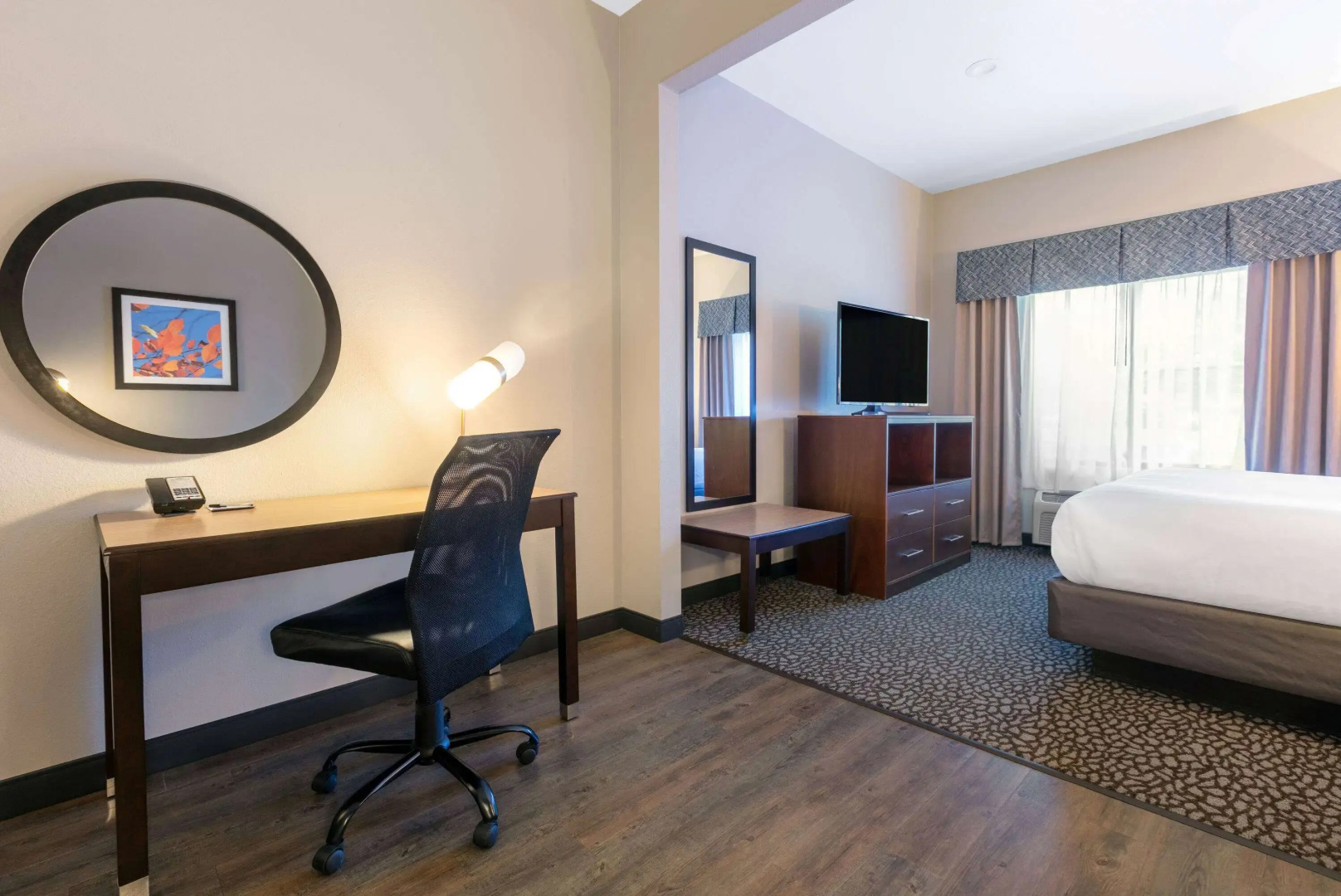Photo - Wingate by Wyndham DFW / North Irving