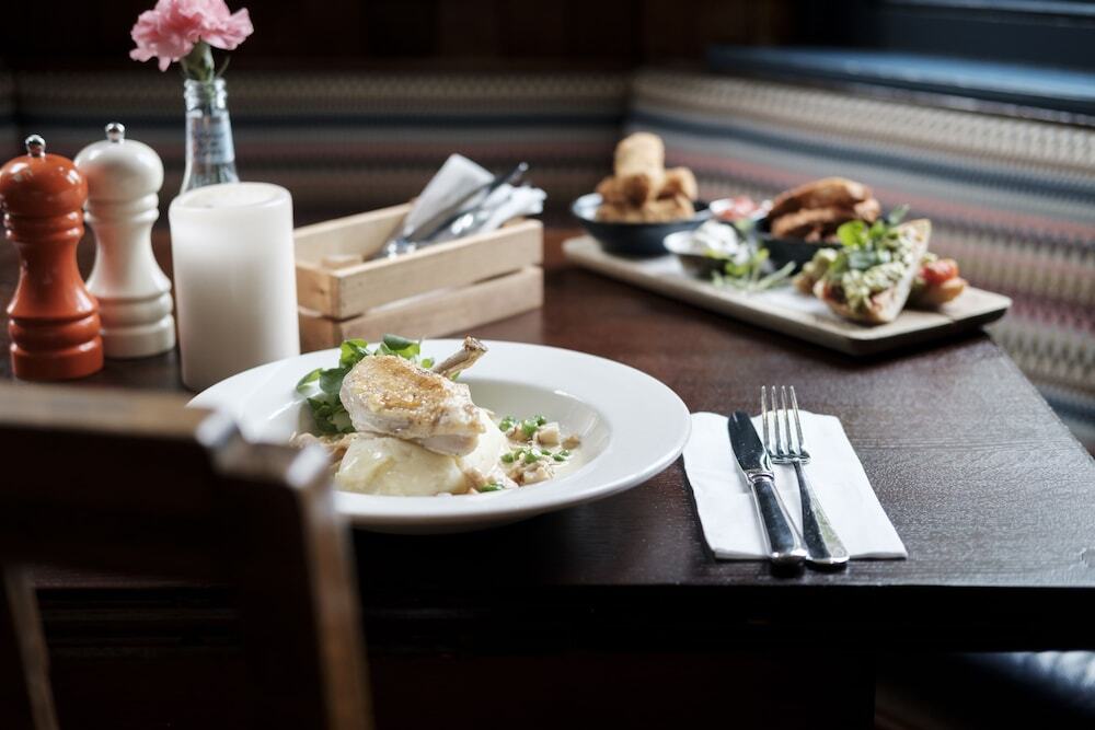 Photo - The Drayton Court Hotel