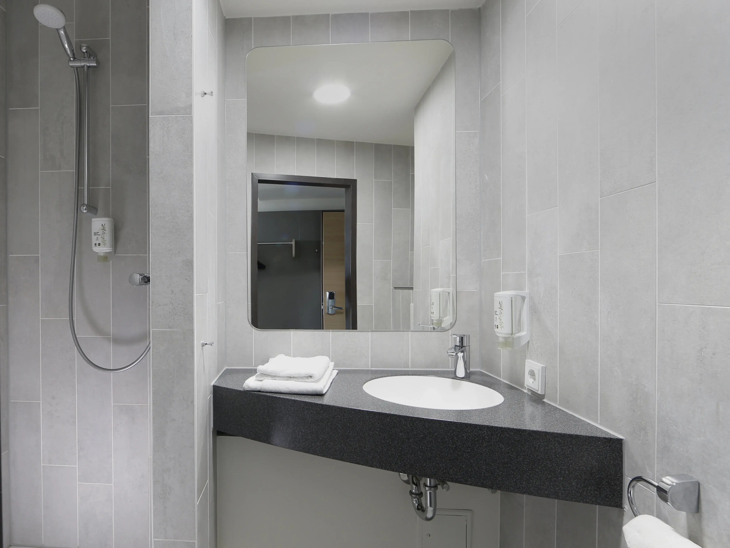 Foto - B&B Hotel Berlin-Airport