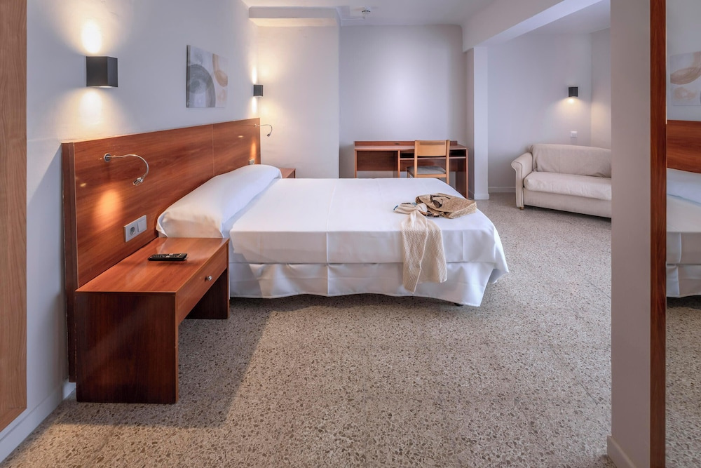 Photo - Hotel GHT Simeon