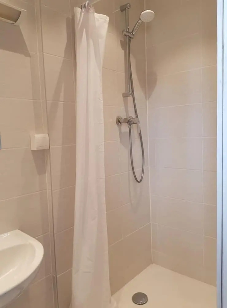 Foto - Budget Hôtel Weber - Strasbourg Centre Gare