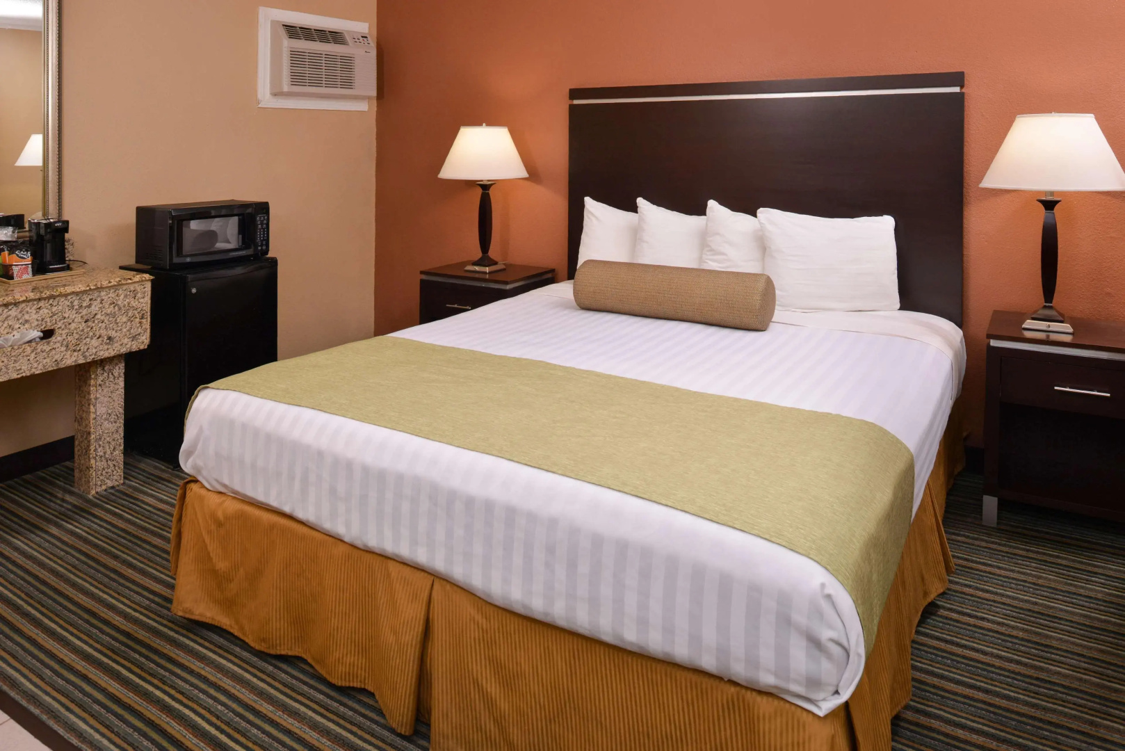 Photo - Best Western Courtesy Hotel - Anaheim Resort Amusement Park