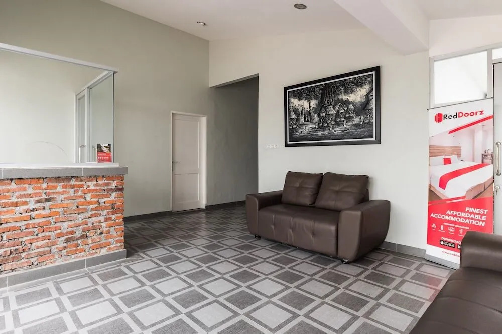 Photo - RedDoorz Plus near RS USU Medan 2