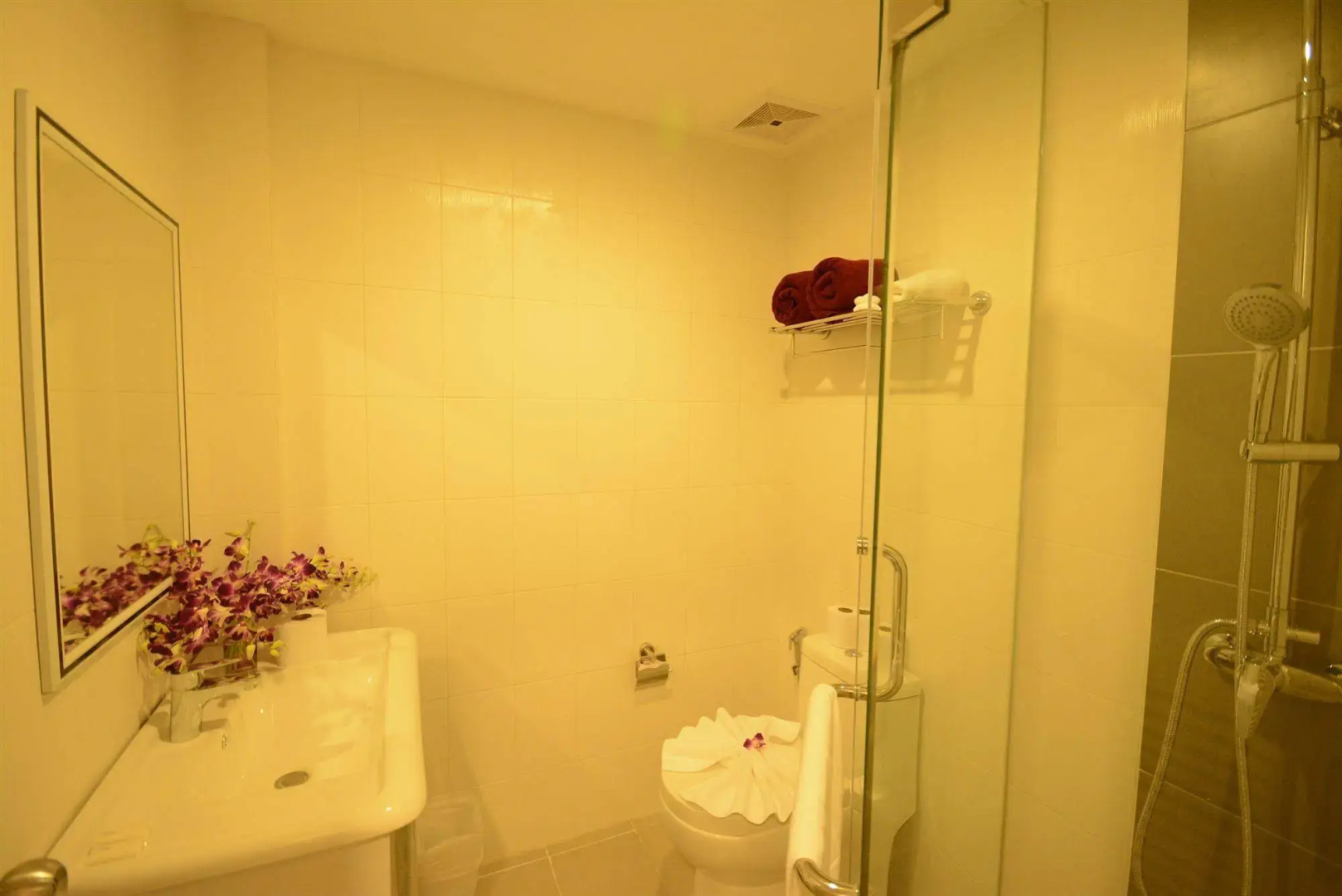 Photo - The Patong Center Hotel