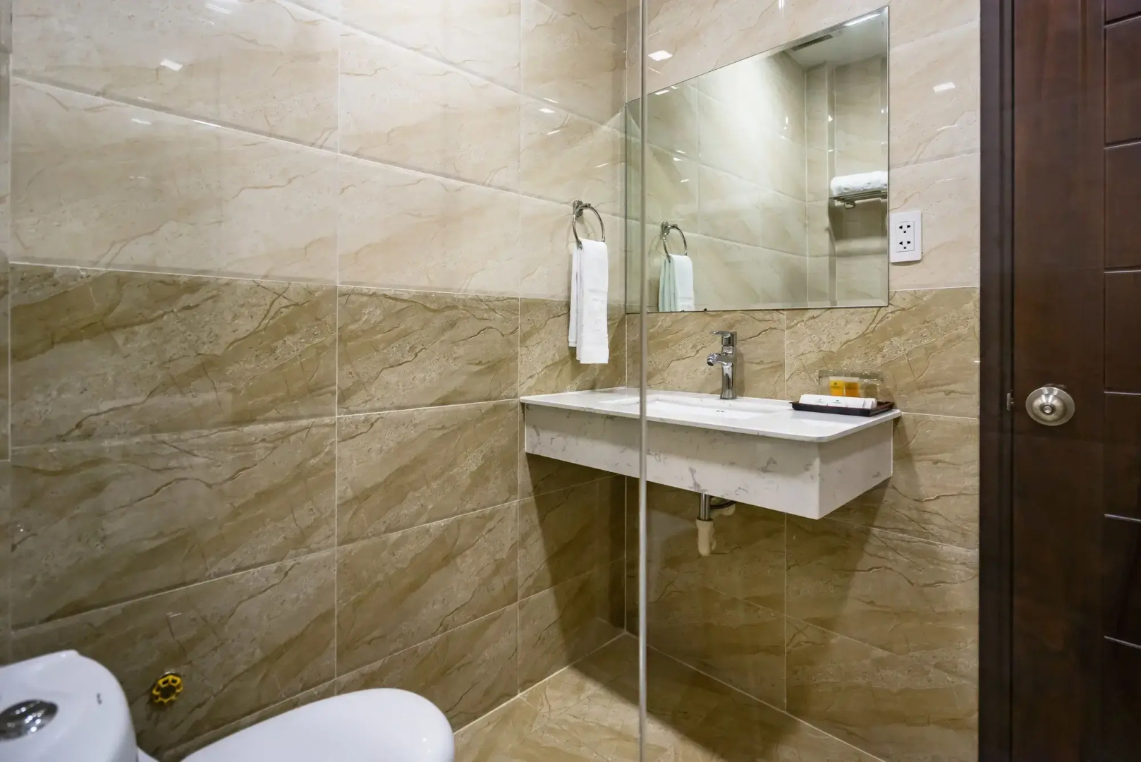 Photo - Collection O Emerald Luxury Apartment - Near SECC