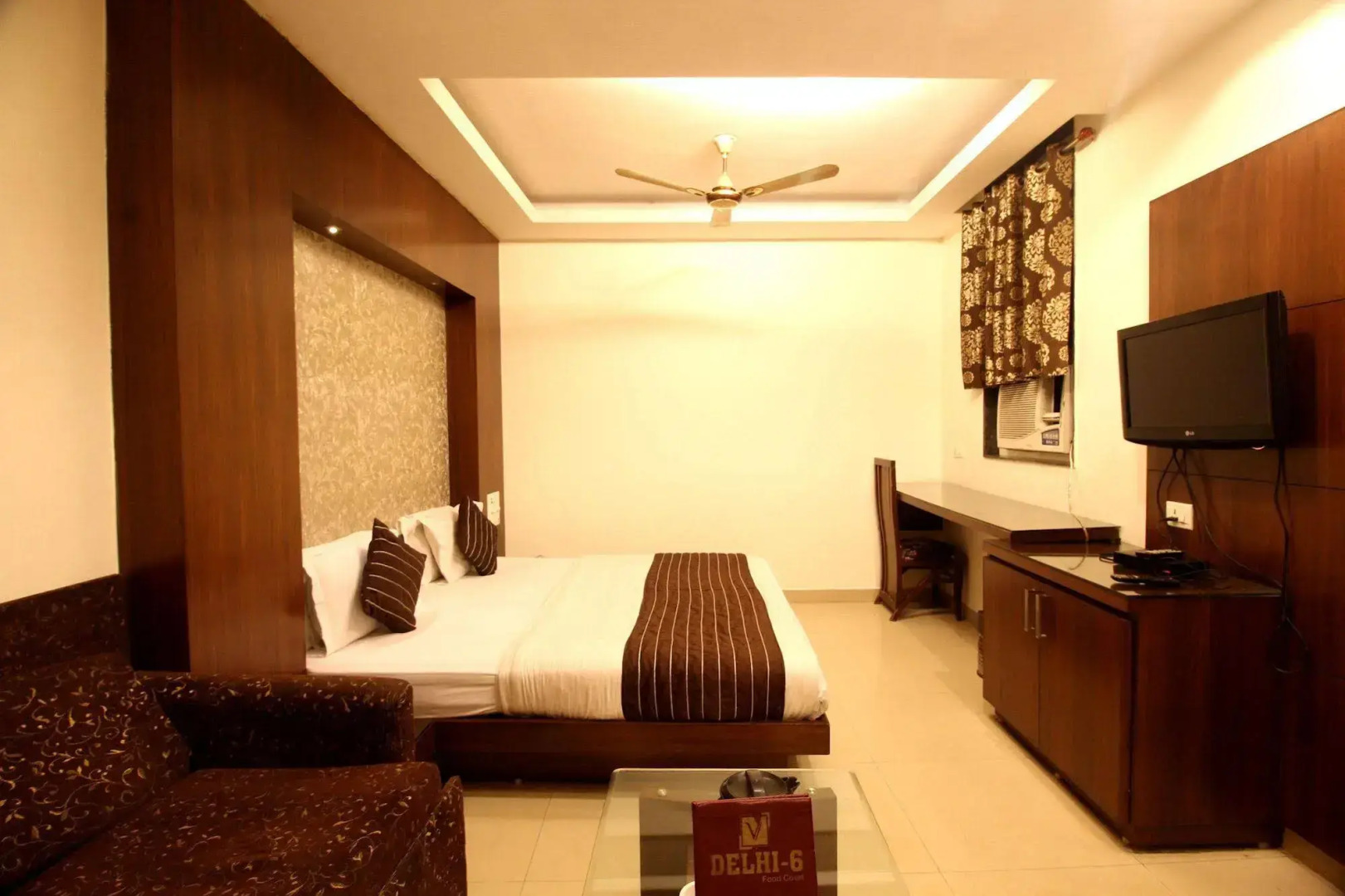 Photo - Hotel Vanson Villa, City Centre - With Free Airport & Train Station Pickup