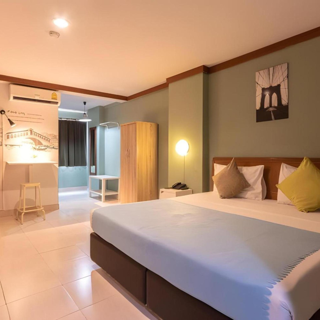Photo - Collection O Howard Square Boutique Hotel