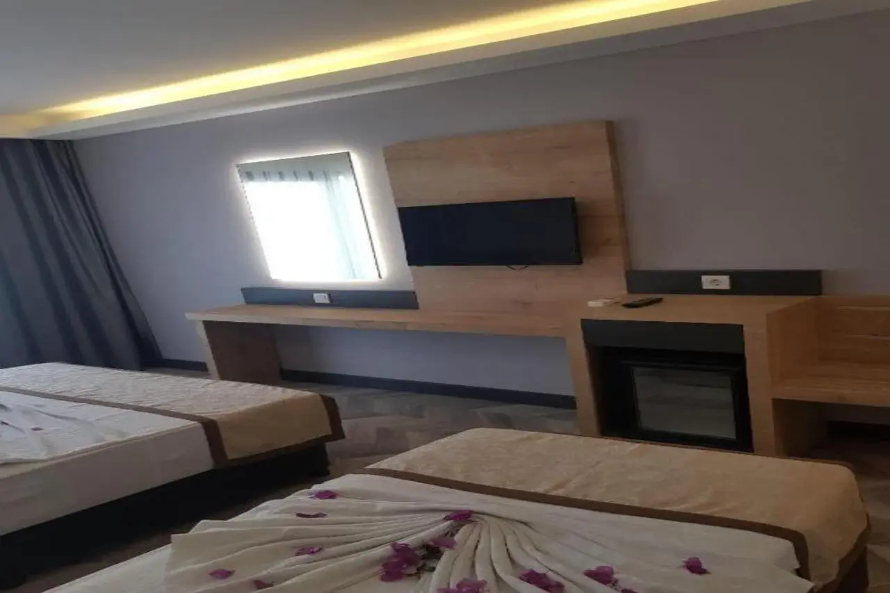 Photo - Clover Magic Park Side Hotel