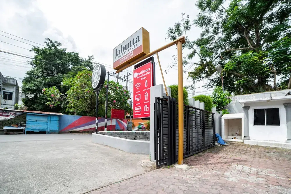 Photo - RedDoorz Plus near Thamrin Plaza Medan