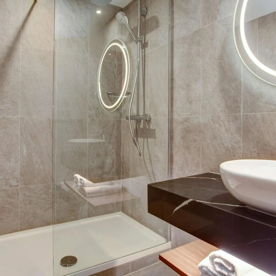 Photo - Radisson RED London Heathrow