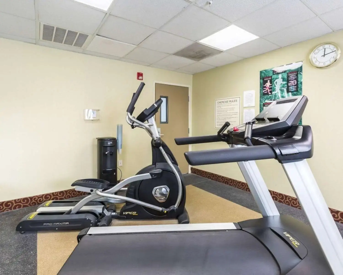 Foto - Econo Lodge Inn & Suites East