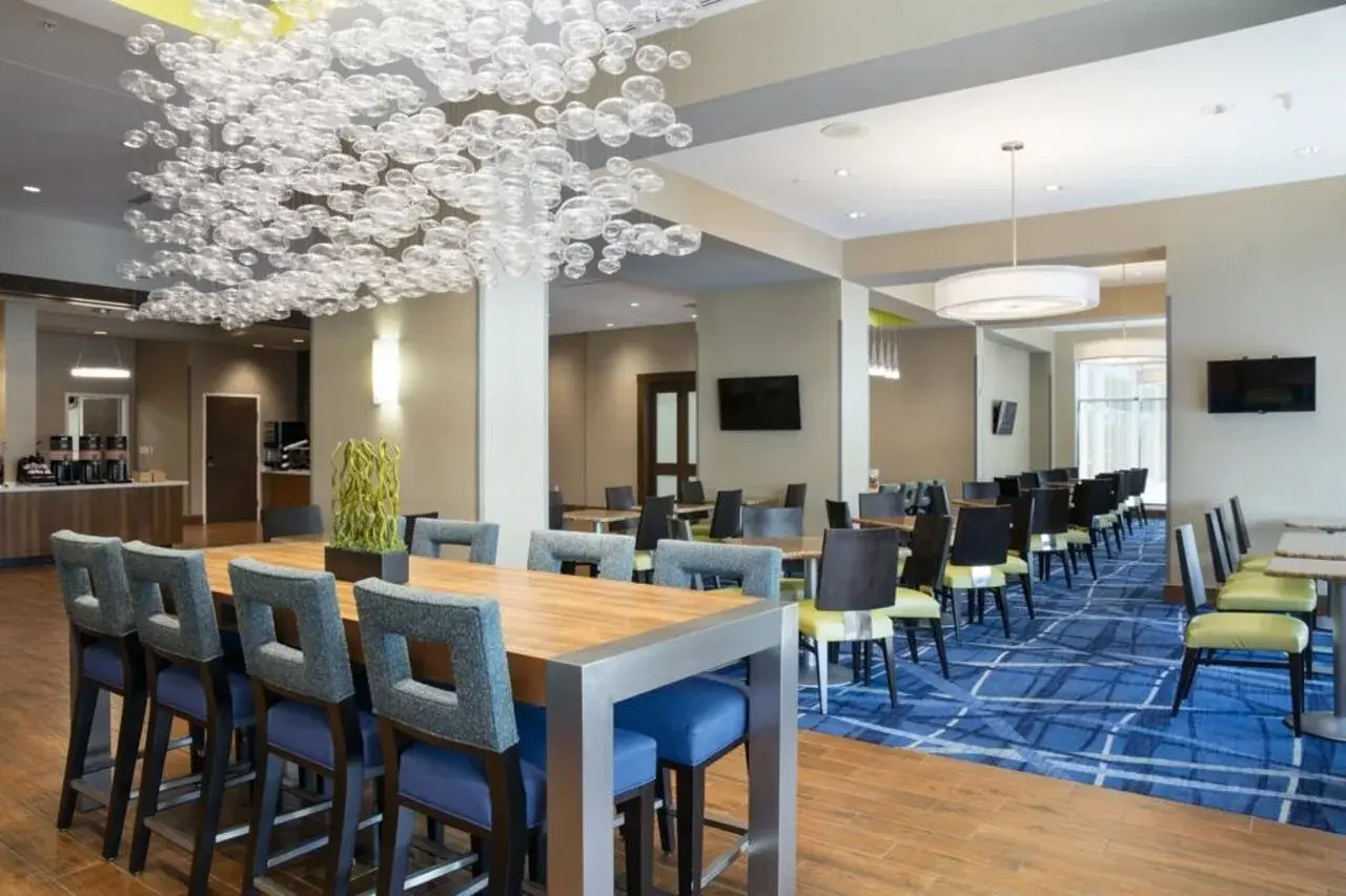 Photo - SpringHill Suites by Marriott Orlando at FLAMINGO CROSSINGS Town Center-Western Entrance