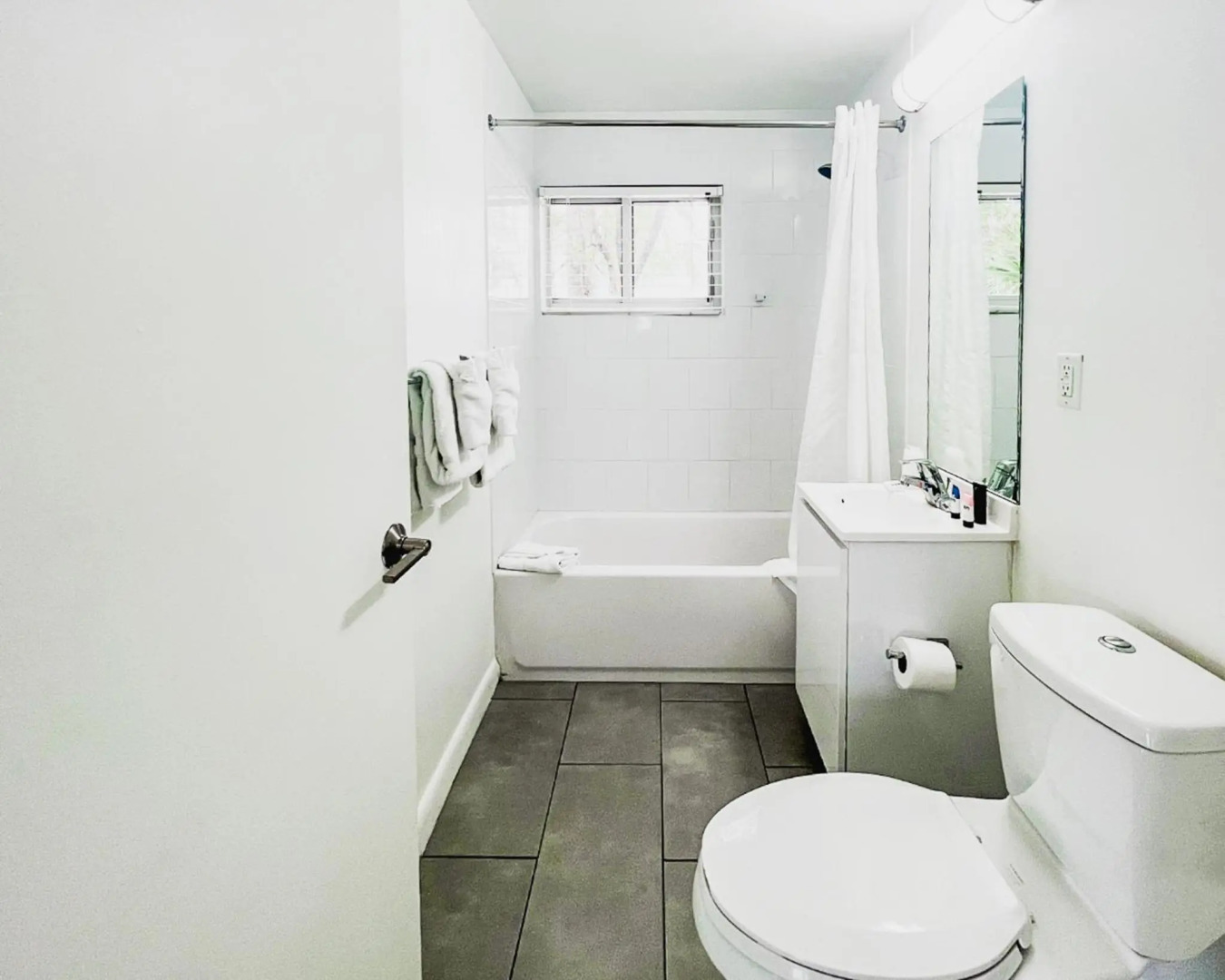 Photo - North Beach Hotel