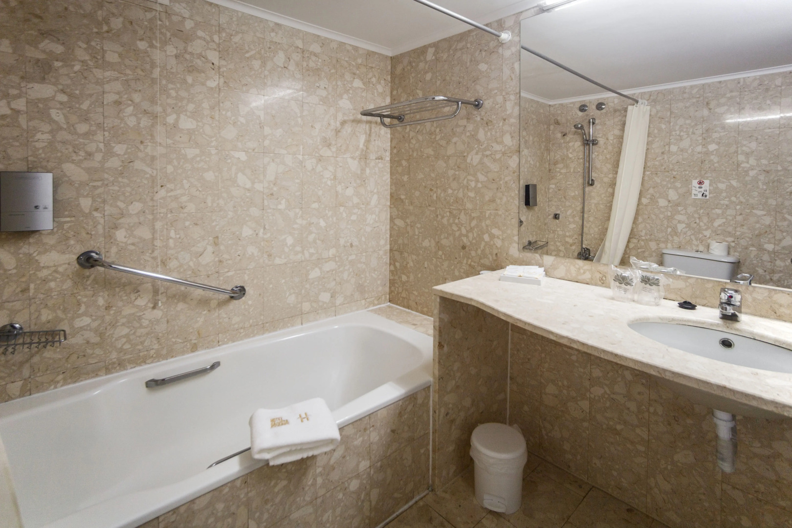 Photo - Hotel Gaivota Azores