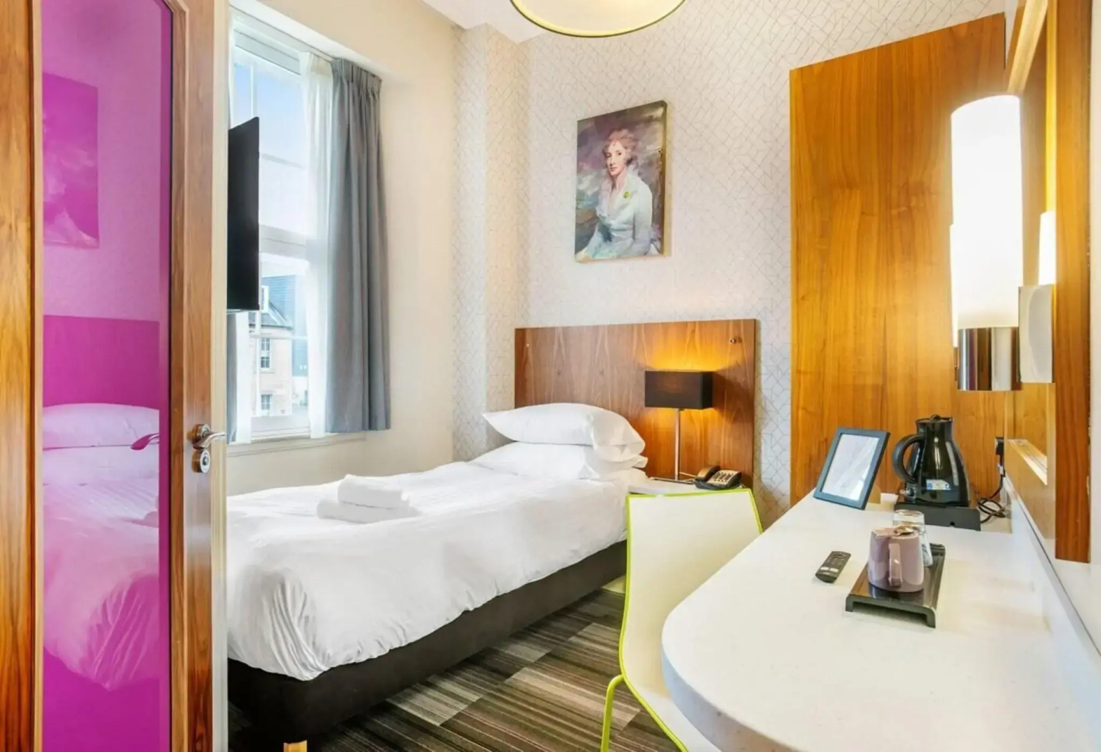 Photo - The Place Hotel