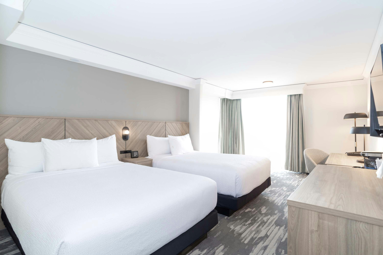 Photo - Sandman Signature Toronto Airport Hotel