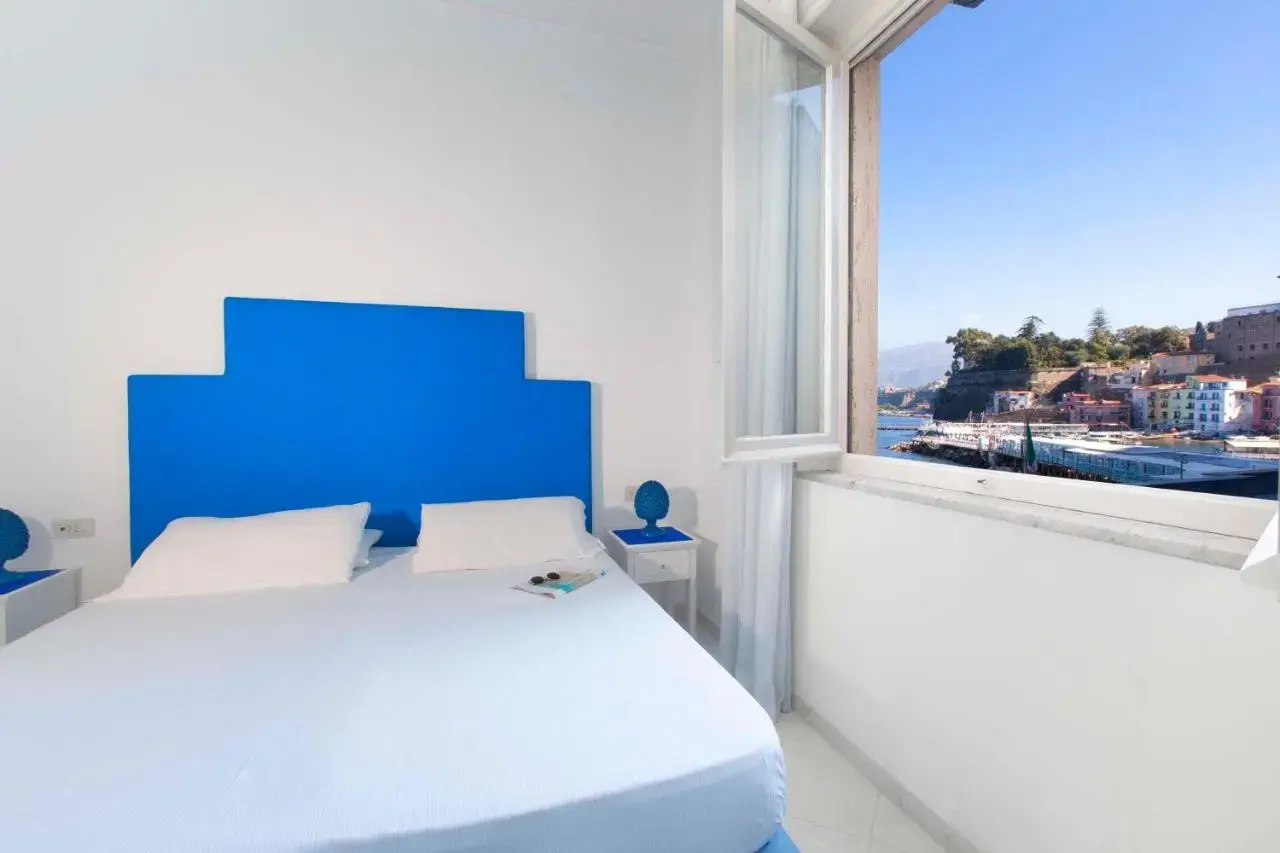 Photo - Admiral Hotel