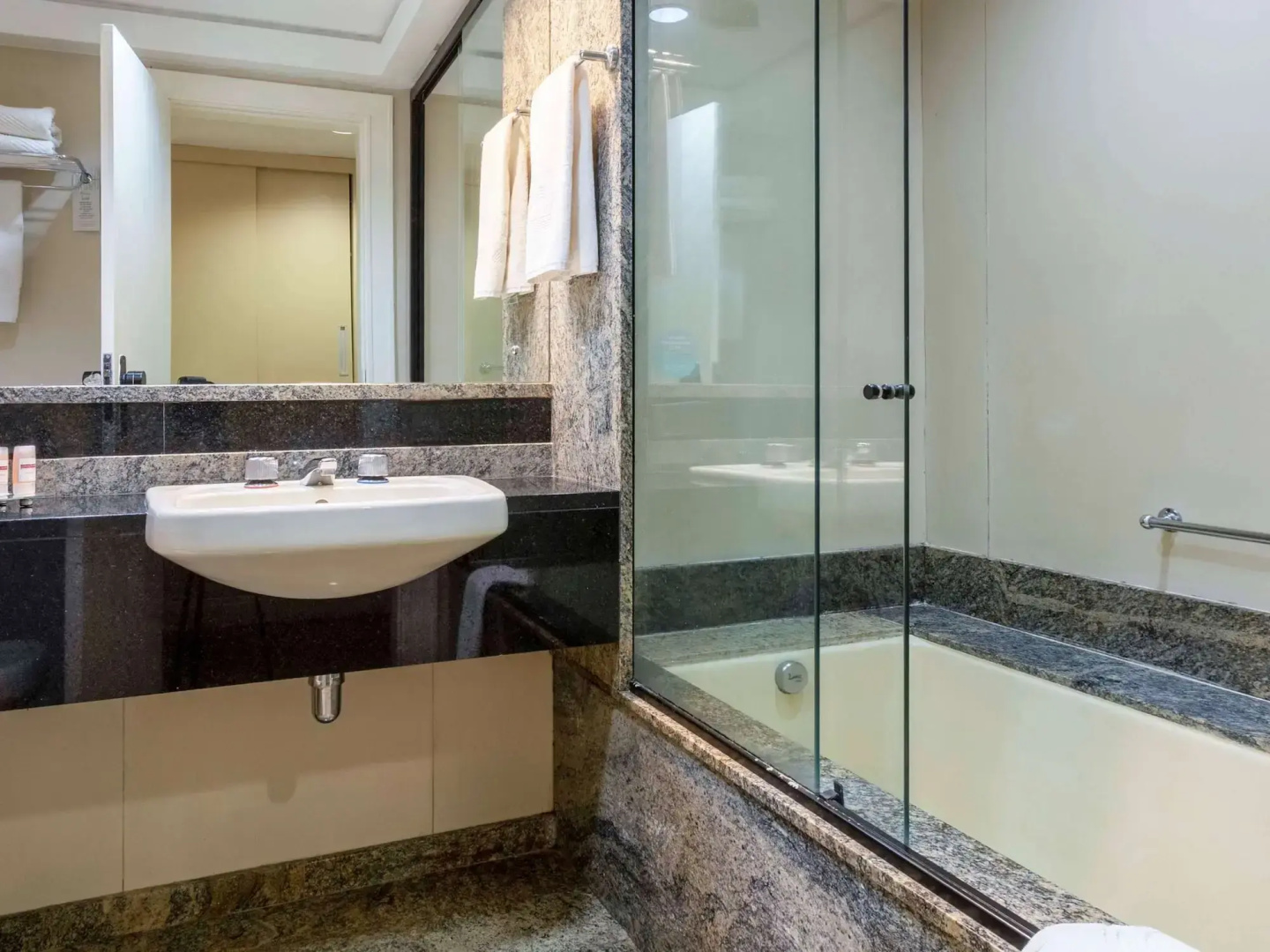 Foto - Grand Mercure Curitiba Rayon