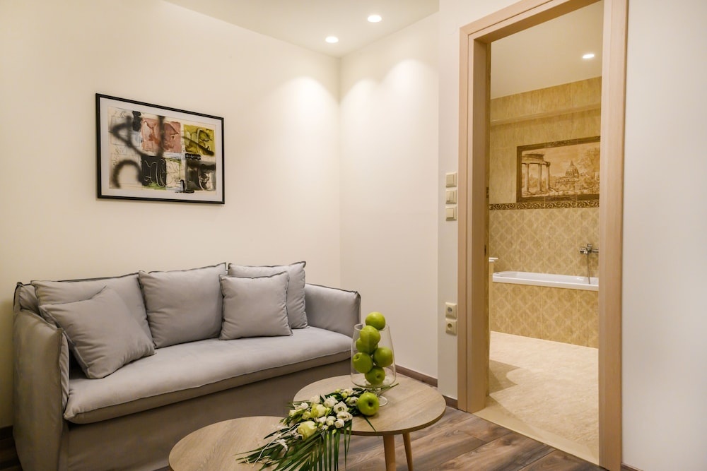 Emerald Suites