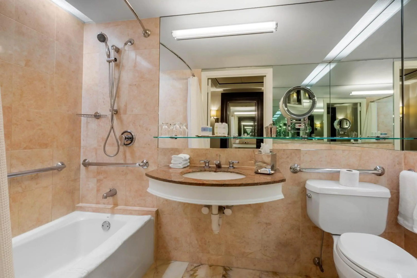 Photo - Omni Berkshire Place