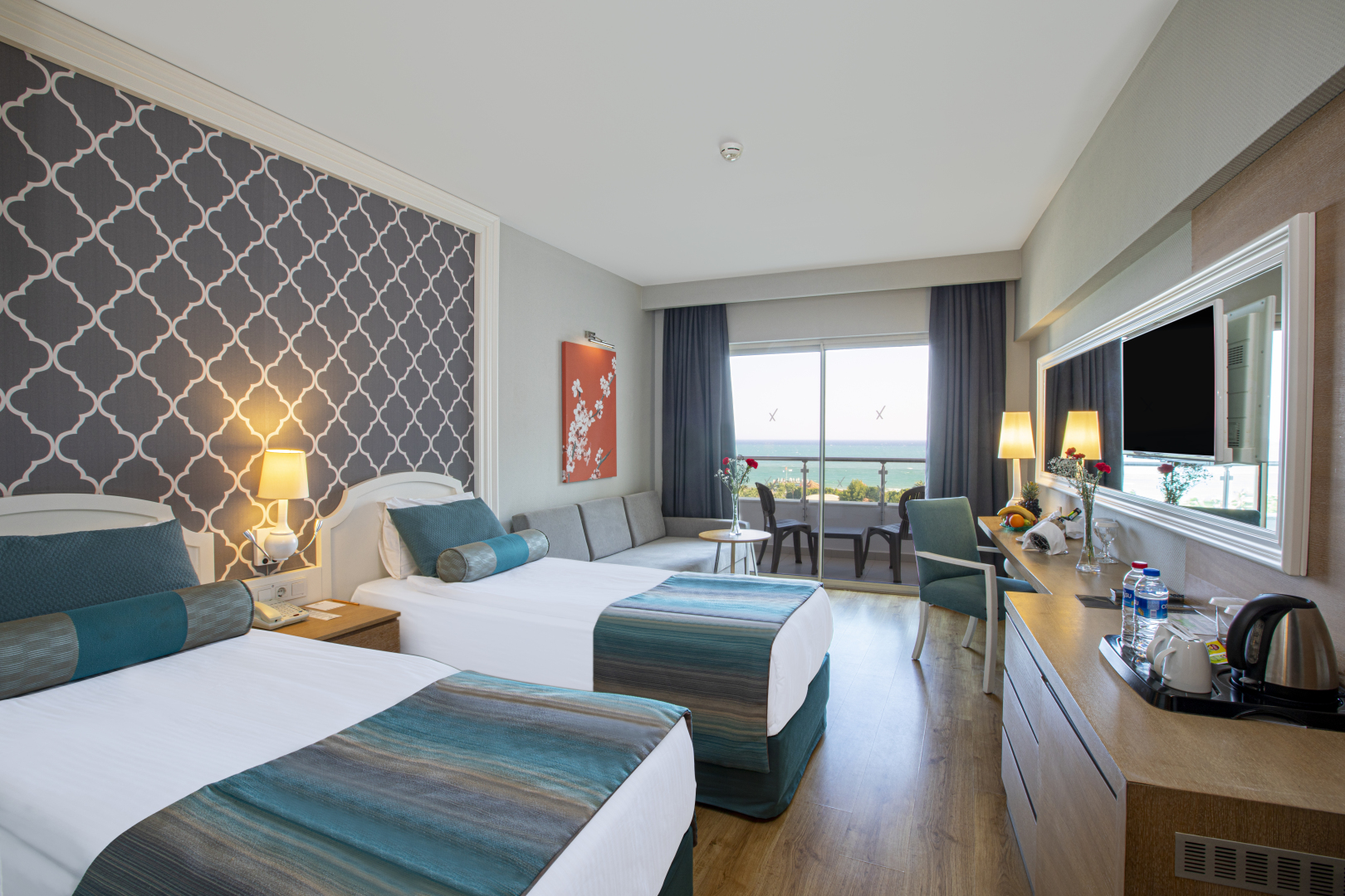 Photo - Sherwood Exclusive Lara