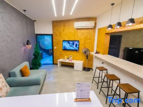 Photo - Museum Plaza