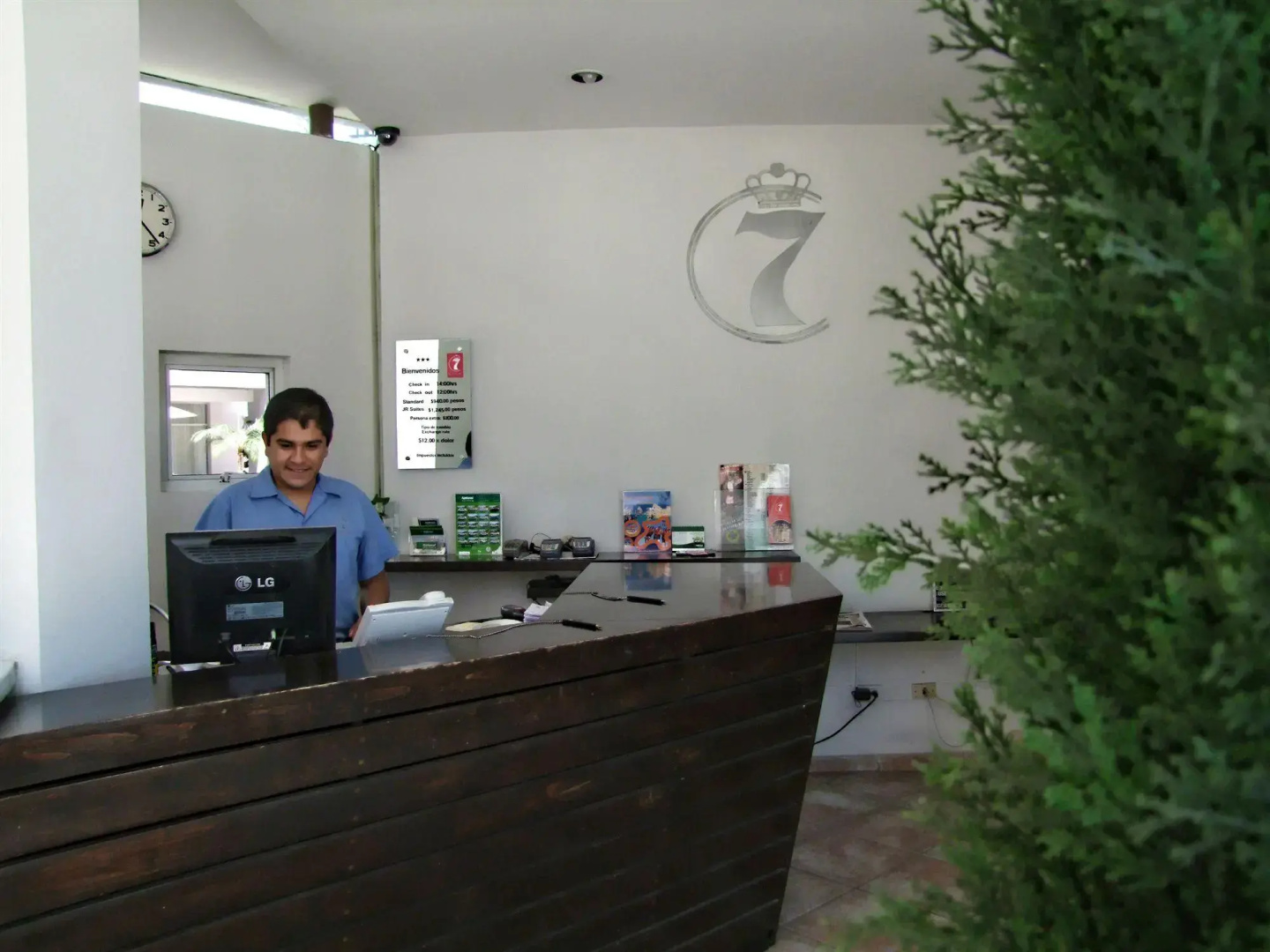Foto - Seven Crown Express & Suites by Kavia