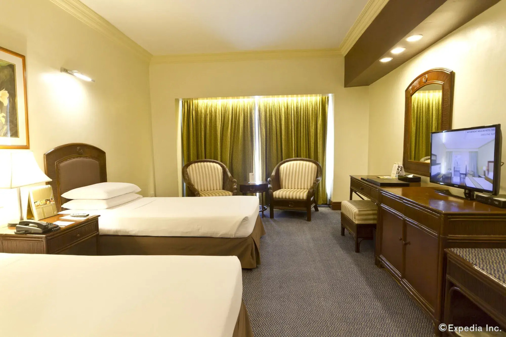 Photo - Waterfront Cebu City Hotel & Casino