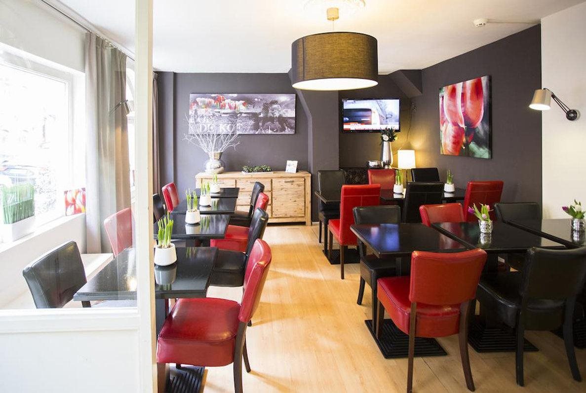 Photo - Quentin England Hotel