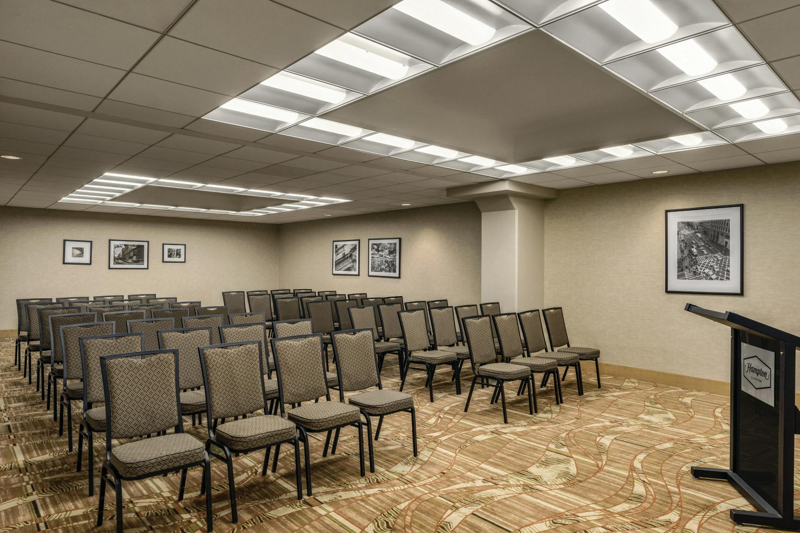 Photo - Hampton Inn New York - LaGuardia Airport