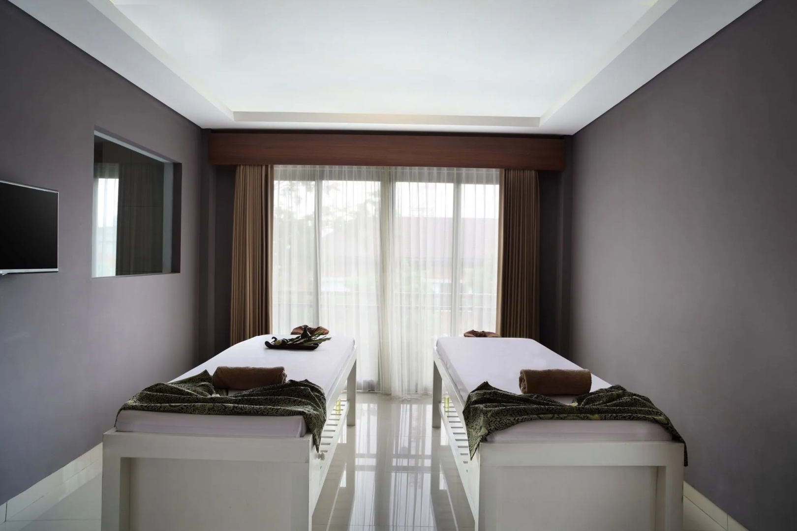 Photo - Capital O 1068 Grand Mirah Boutique Hotel