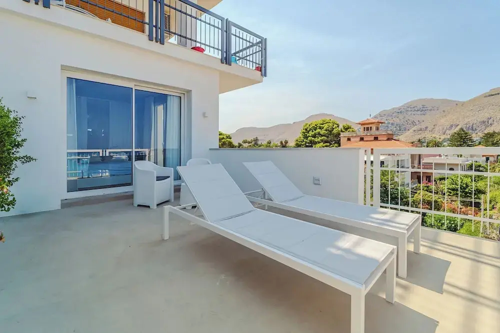 Photo - Hybrid Icon Rooms Gallery