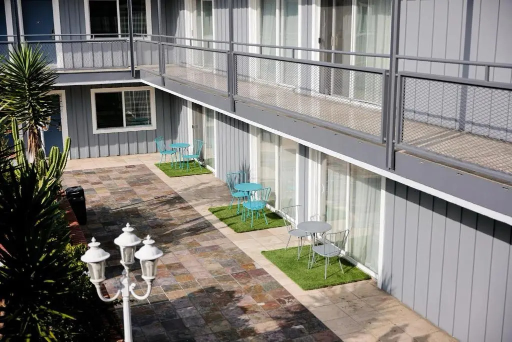 Photo - The Live Hotel