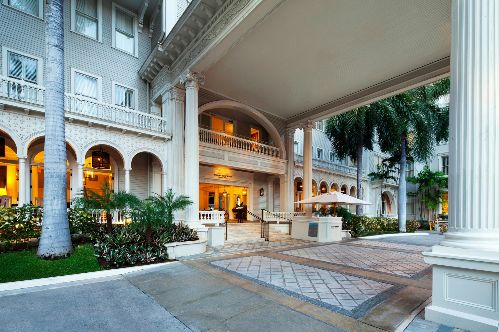Photo - Moana Surfrider, A Westin Resort & Spa, Waikiki Beach