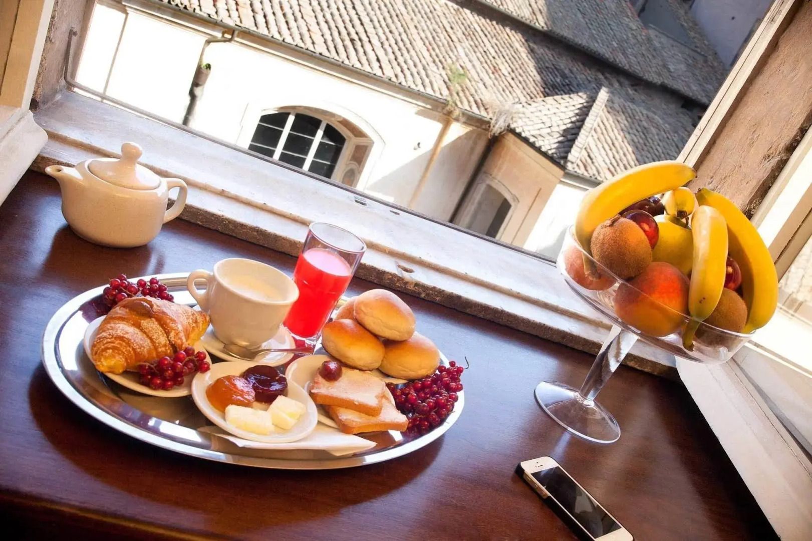 Photo - Pantheon Inn