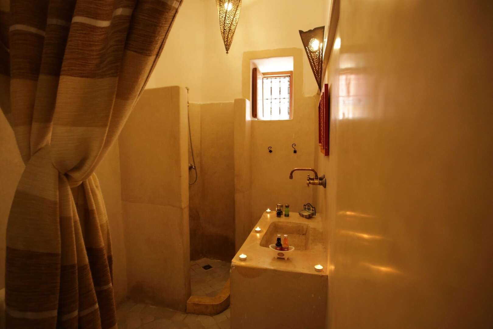 Foto - Riad white flowers