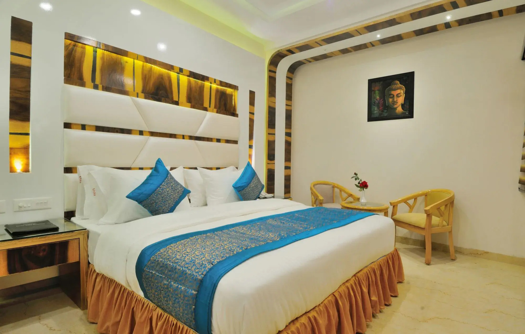 Foto - The Gold Regency - 02 Mins from New Delhi Railway Station