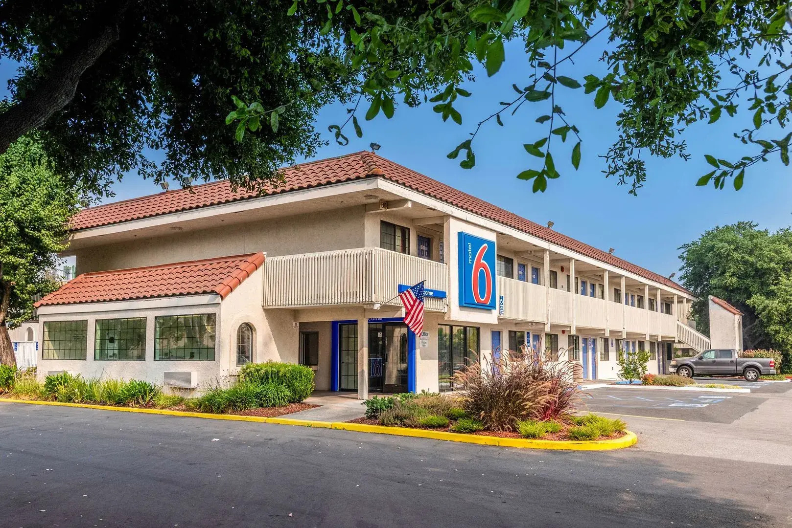 Photo - Super 8 by Wyndham Petaluma