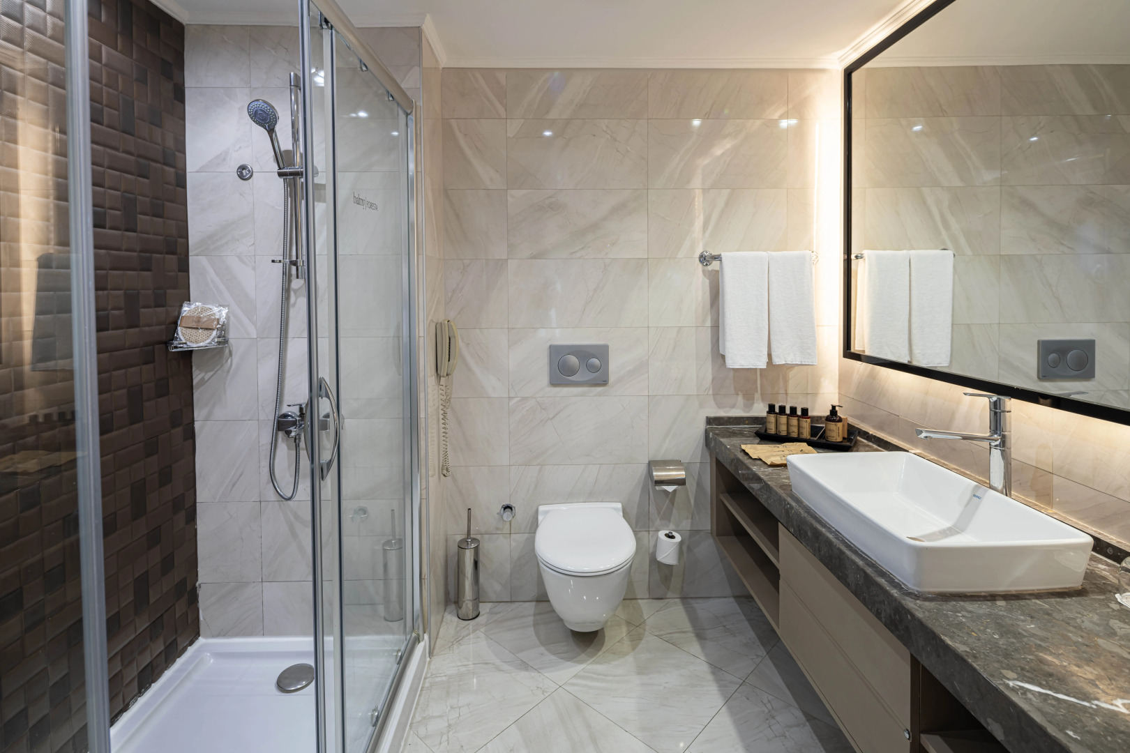 Photo - Balmy Foresta