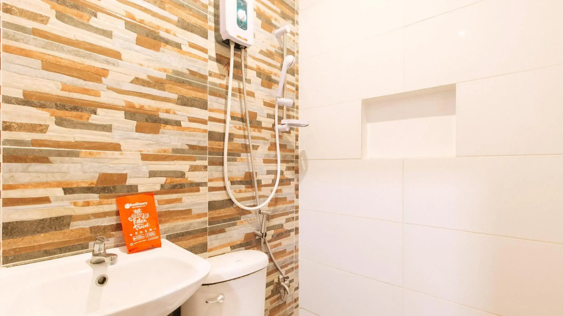 Foto - RedDoorz near Quiapo Church Manila