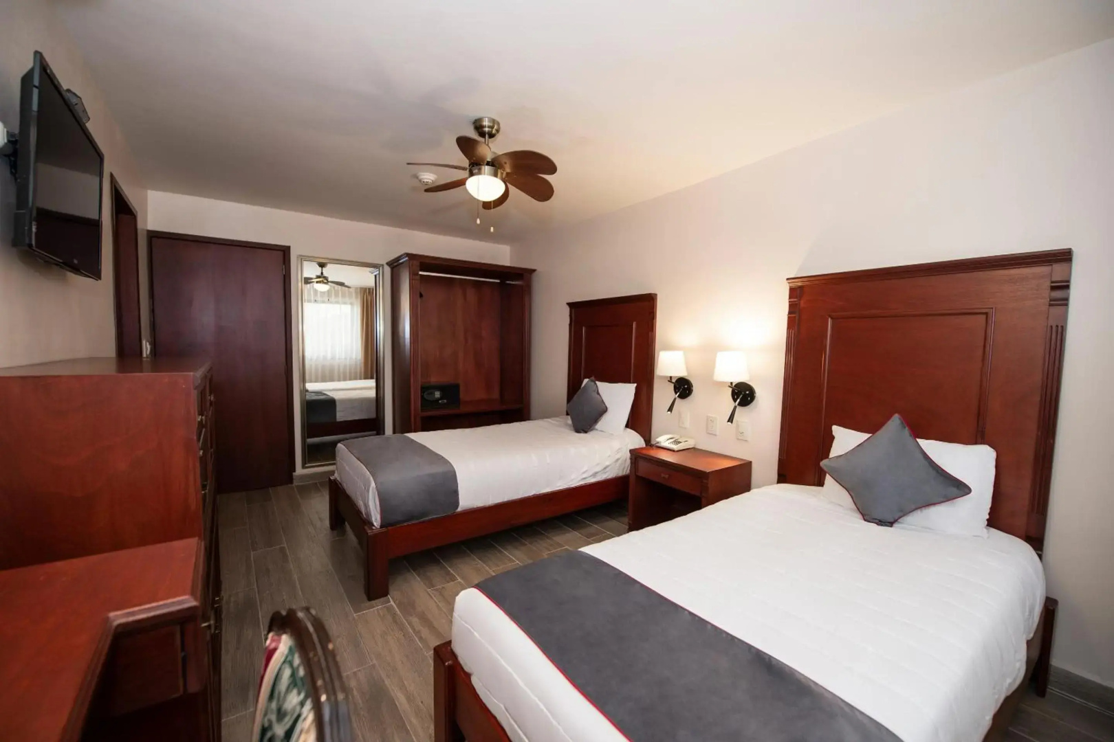 Photo - Hotel Senorial