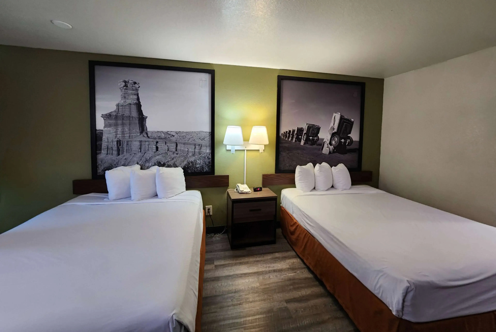 Photo - Super 8 by Wyndham Austin North/University Area