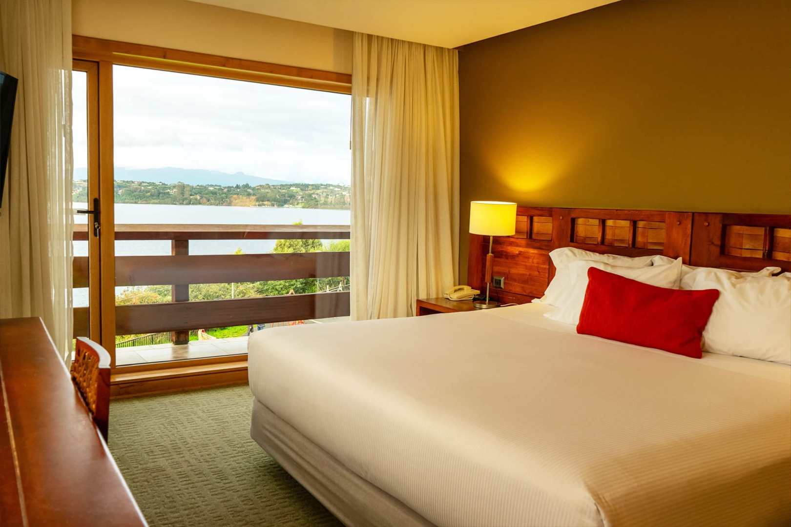 Photo - Wyndham Puerto Varas Pettra