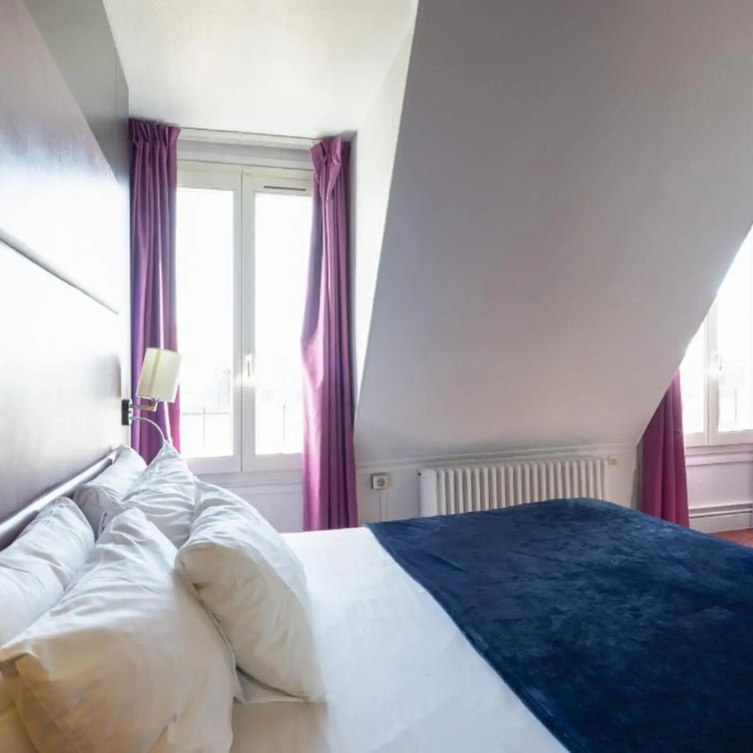Foto - Accueil Hôtel Paris Pigalle Montmartre - Hôtel rénové
