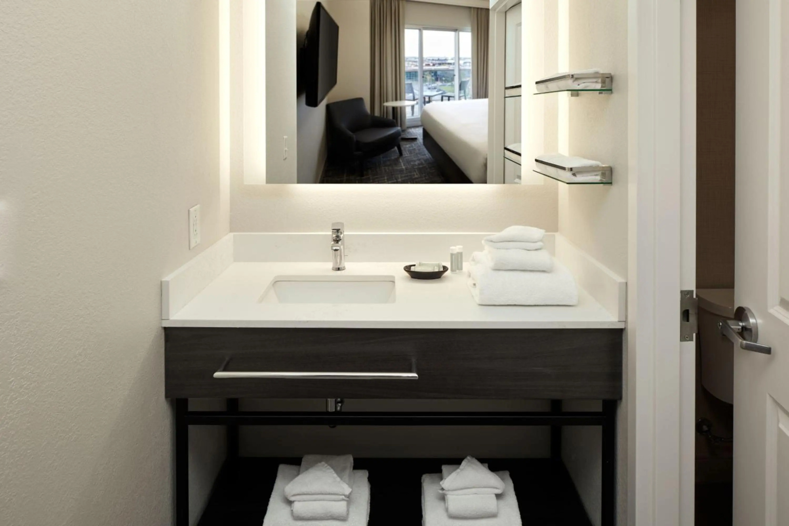 Foto - Residence Inn by Marriott Montreal Airport