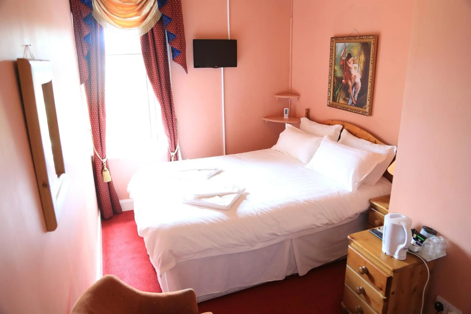 Photo - Twin Lions Hotel