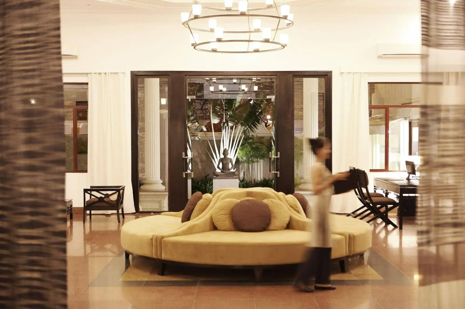 Foto - White Mansion 白色公馆