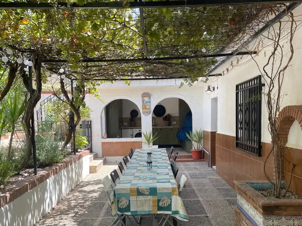 Foto - Lovely 10-bed Villa With Private Pool & Garden