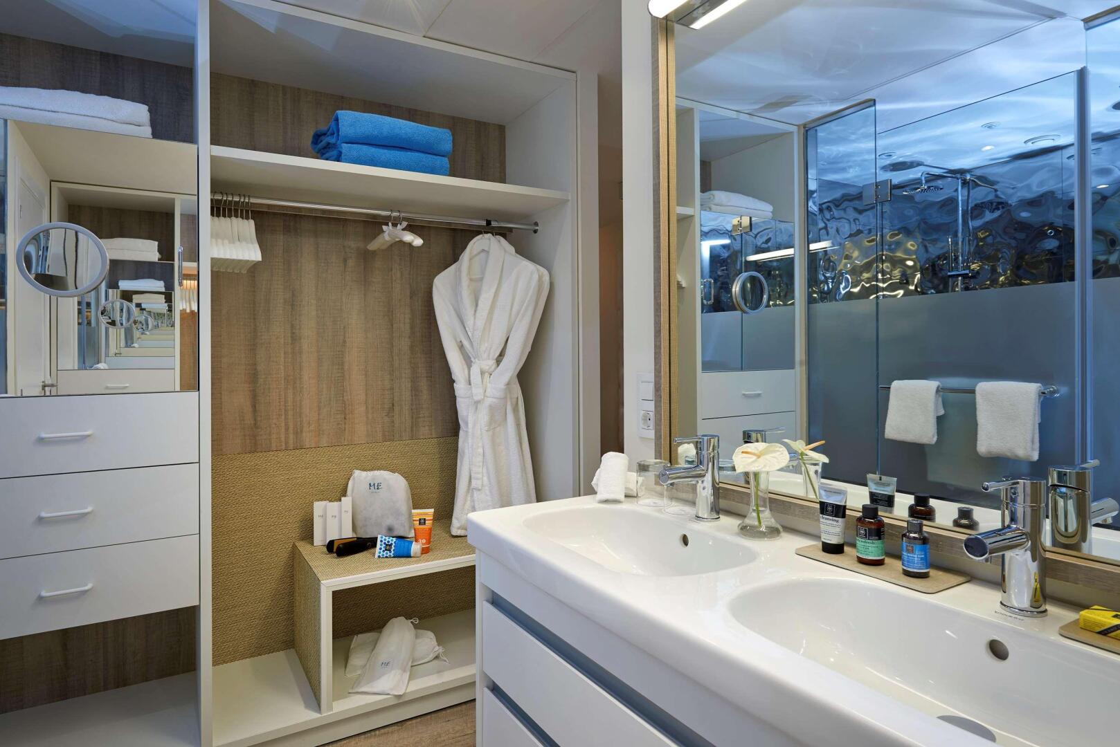 Photo - ME Ibiza - The Leading Hotels of the World