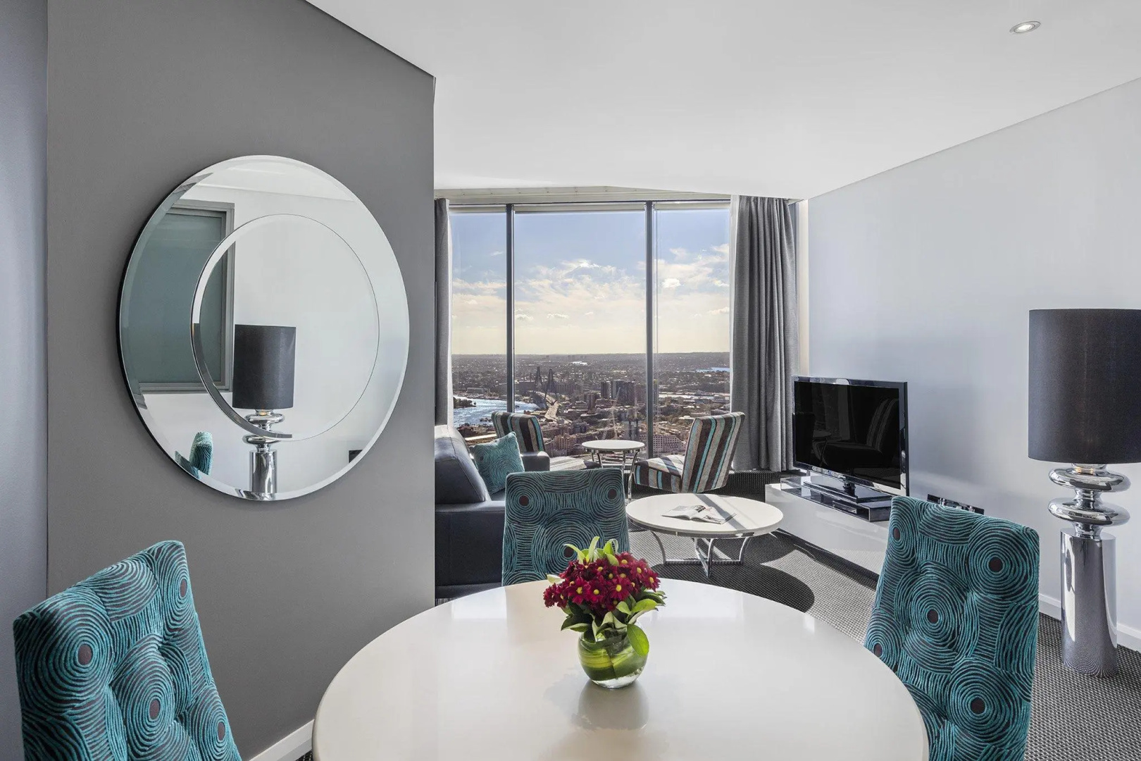 Photo - Meriton Suites World Tower, Sydney